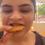 Vidyulekha Raman Instagram - Margazhi Season is here and so are the yummy meals all over Chennai 😍 Love this time of the year for banana leaf meals (yela saapadu) Comment if you enjoy these meals too! 💖 #chennai #tamil #margazhi #margazhiseason #december #meals #foodgasm #foodcoma
