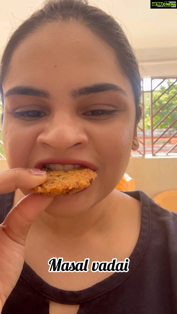 Vidyulekha Raman Instagram - Margazhi Season is here and so are the yummy meals all over Chennai π Love this time of the year for banana leaf meals (yela saapadu) Comment if you enjoy these meals too! π #chennai #tamil #margazhi #margazhiseason #december #meals #foodgasm #foodcoma