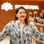 Vidyulekha Raman Instagram - I really enjoyed the Deepavali offers and wide variety at @poorvika_india , their new showroom in T Nagar and Chromepet not only have mobiles but also a wide range of household appliances. Go to Poorvika Appliances and enjoy the wide selection #gadgets #chennai #gadgetshop #appliances #reelsindia #tech #technology #mobilephone #tv