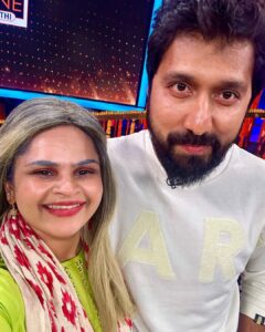 Vidyulekha Raman Instagram - The year has just begun & I feel it’s already made! Was an honour and privilege to perform in front of @chiranjeevikonidela garu ✨♥️ love you sir. You were such a sport! 

#SumaAdda @chiranjeevikonidela #WaltairVeerayya #MassMoolavirat #MegaMassJathara @director.bobby @vennelakish #sankrantispecial #EtvTelugu #123telugu #sumaadda #brandnewshow #telugushow #etvshow #etvtelugu #etvwin #sumakanakala #entertainment #entertainmentshow #chiranjeevi #megastarchiranjeevi