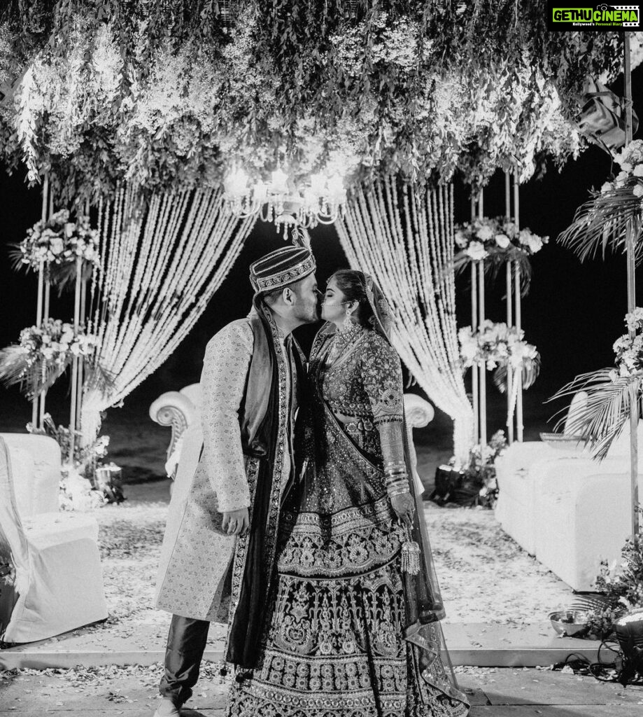 Vidyulekha Raman Instagram - A full year of cuddles and kisses complete, a lifetime to go! @lowcarb.india 💞🧿 Photography - @weddings.aaronobed #firstweddinganniversary #firstanniversary #weddings #indianwedding #marriage #wedding #weddingphotography