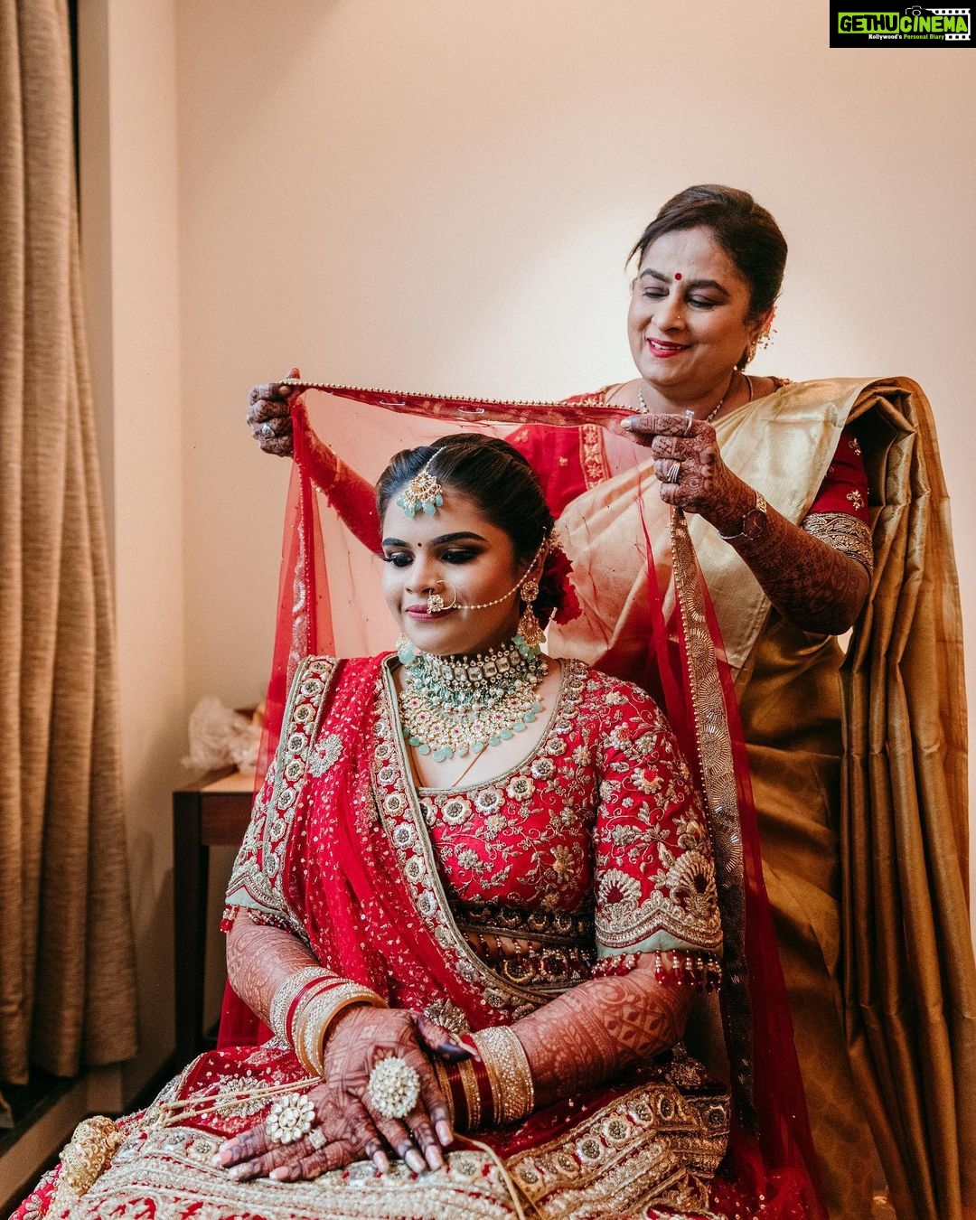 Vidyulekha Raman Instagram - Happy birthday to my Amma aka my bestie π if you wonder where I get my bold and enthusiastic personality - I got it from my mama! ππ₯°π @padmaraman2608 Photography - @weddings.aaronobed