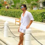 Vidyut Jammwal Instagram - Today's thought.. Ocean separates lands, not souls - Munia Khan