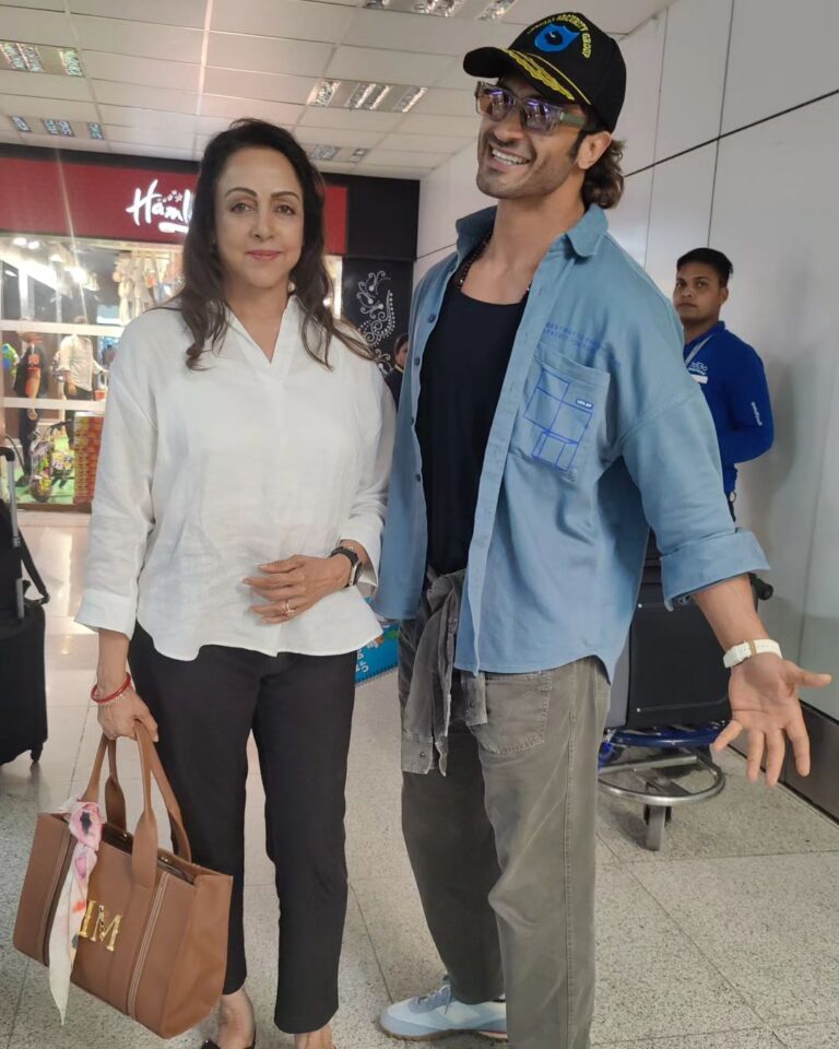 Vidyut Jammwal Instagram - Kindness is beauty that never fades, @dreamgirlhemamalini ma'am, your presence is divine and captivating. I wish you luck with all your humanitarian work.