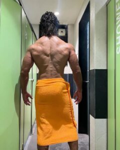 Vidyut Jammwal Instagram - Back to the basics!
#ITrainLikeVidyutJammwal