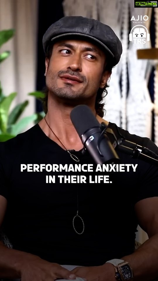 Vidyut Jammwal Instagram - Performance Anxiety kaise theek kare? Source - #TheRanveerShowहिंदी Episode 160 ft. @mevidyutjammwal #anxiety #tip #BeerBiceps
