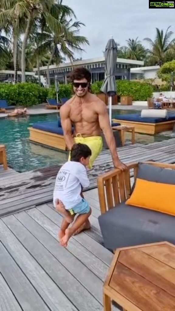Vidyut Jammwal Instagram - Training every part of the human body.. Happiness, playfulness,the child within strengthening a bond!! #itrainlikevidyutjammwal
