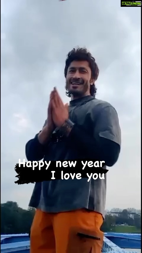 Vidyut Jammwal Instagram - Crakkk… Yes I am crakk!! Happy new year