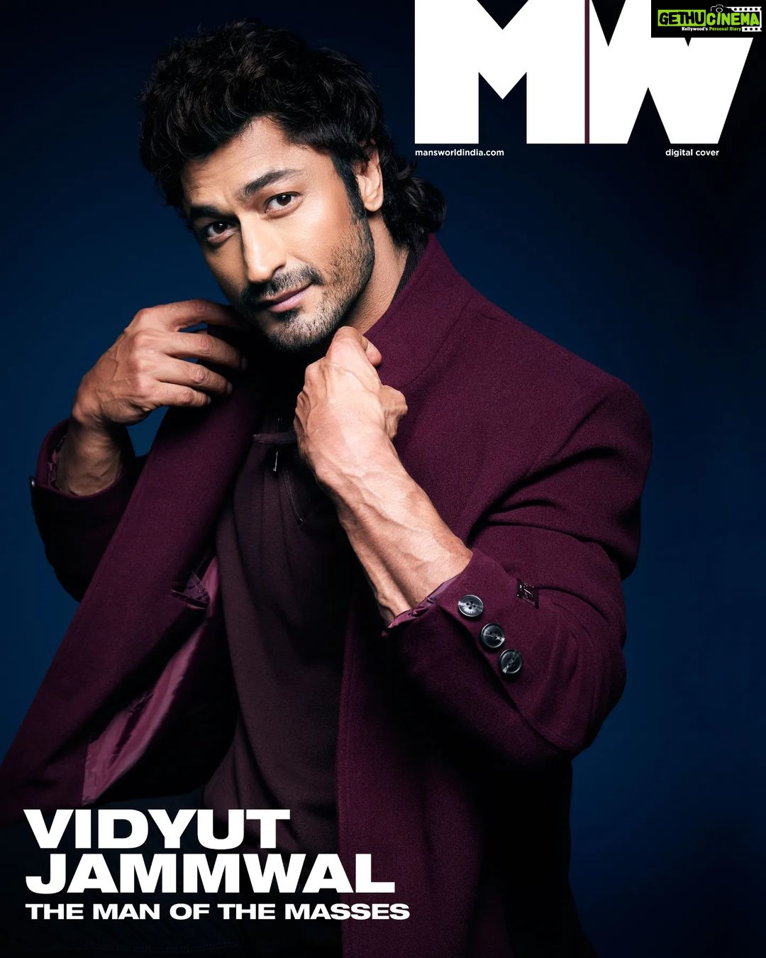 Vidyut Jammwal Instagram - Merry Christmas and a Happy New Year. . . . @mansworldindia Photographer: Rohit Gupta @rohitguptaphotography Fashion Editor : Neelangana Vasudeva @neelangana Brand Director: Noha Qadri @nohaqadri @rarerabbit_in @scotteyewear