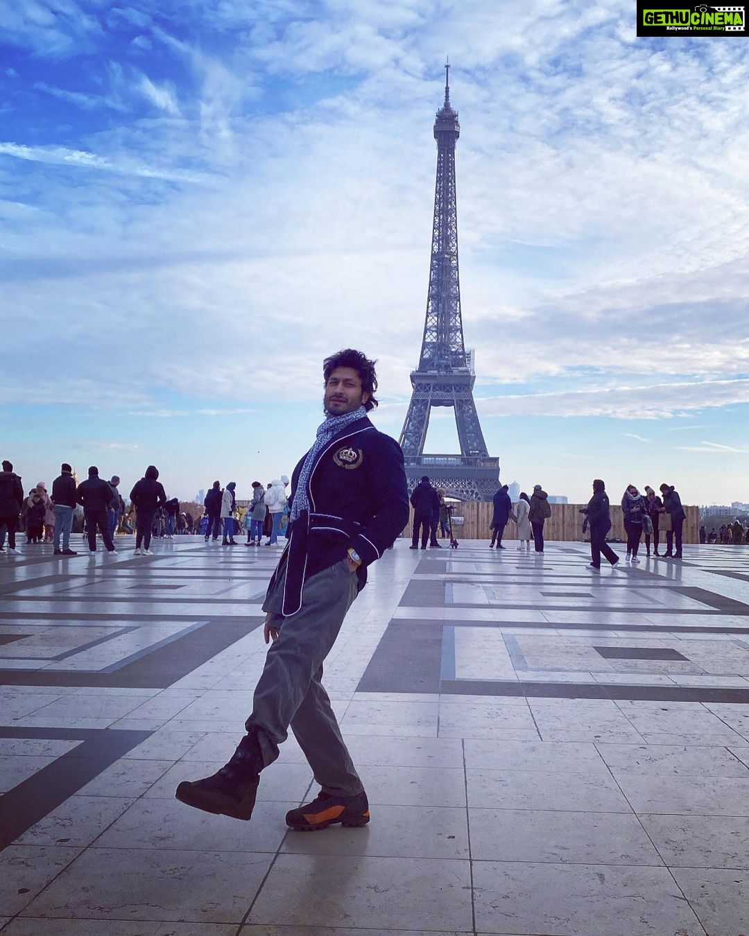 Vidyut Jammwal Instagram - The best thing about a SOLO TRIP is that it belongs to YOU and only YOU..Take it!! Don’t be scared to take it and don’t be scared to get addicted 🎶🎵
