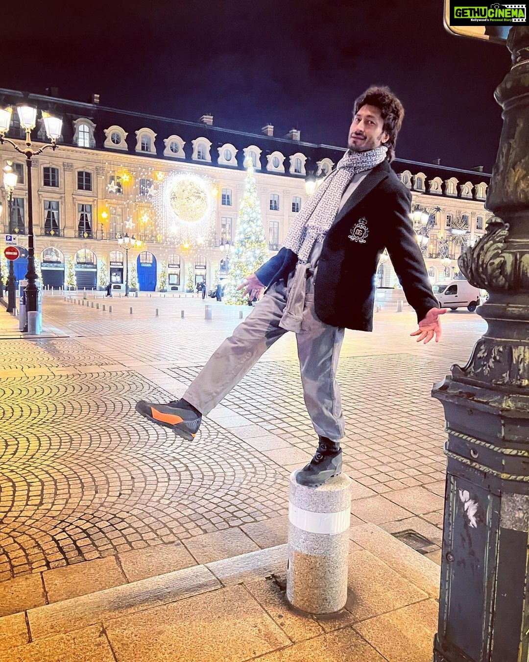 Vidyut Jammwal Instagram - The best thing about a SOLO TRIP is that it belongs to YOU and only YOU..Take it!! Don’t be scared to take it and don’t be scared to get addicted 🎶🎵