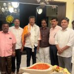 Vijay Vasanth Instagram - Held discussions with zonal observer for Mysuru region Shri @DrAChellaKumar regarding the preparation for Hassan district assembly constituencies.