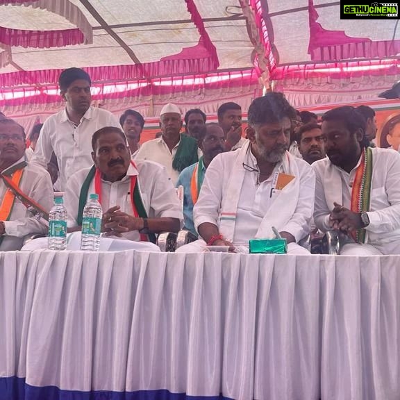 Vijay Vasanth Instagram - Took part in an election campaign rally along with dear @INCKarnataka president Shri. @DKShivakumar Sir supporting @INCIndia candidates from Hassan district. #KarnatakaAssemblyElection2023