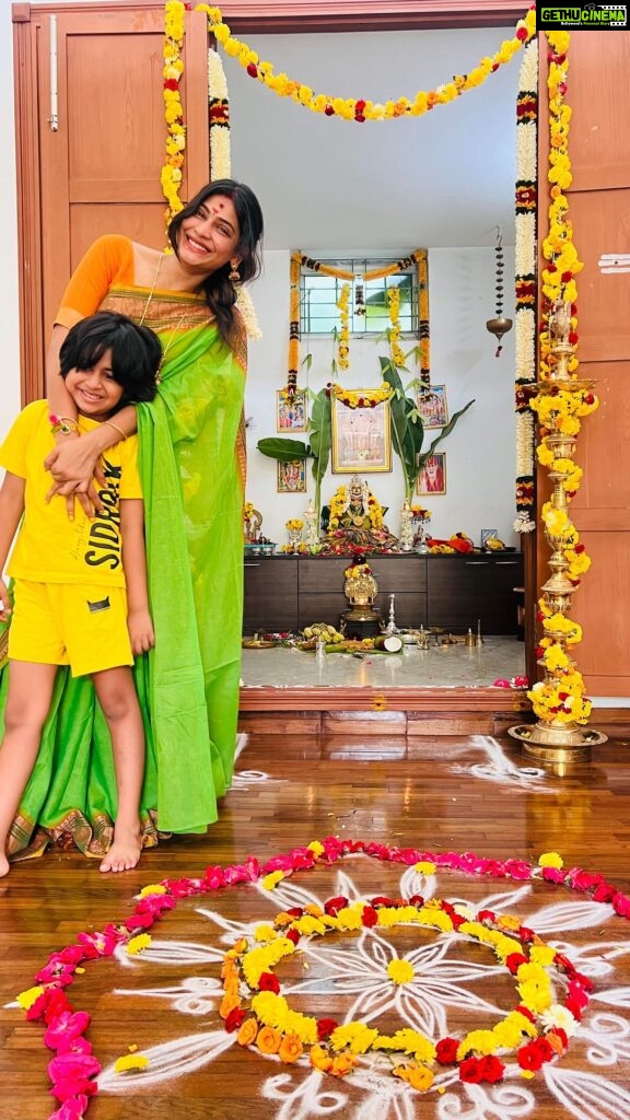 Vijayalakshmi Instagram - Celebrating life 🤍 #varalakshmivradham2023