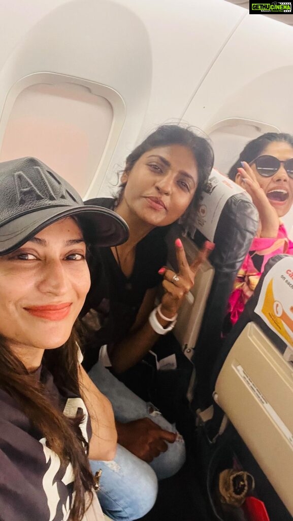 Vijayalakshmi Instagram - How much is too much 🤪 #besties #sisters #crazysquad #grateful #happyfriendshipday 🤍 @kanithiru10 @niranjani_ahathian