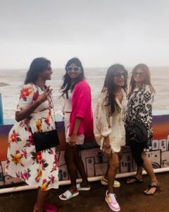 Vijayalakshmi Instagram - Go Goa Gone 🤪
#girlstrip #goadiaries 

@kanithiru10 
@niranjani_ahathian 
@arthikamadana