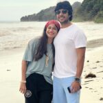 Vijayalakshmi Instagram - Of all the clothes I packed, only roaming around in his tee 🤪 #hubstee #comfystyle #vacaymode #hippiesoul