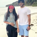 Vijayalakshmi Instagram - Of all the clothes I packed, only roaming around in his tee 🤪 #hubstee #comfystyle #vacaymode #hippiesoul