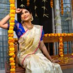 Vijayalakshmi Instagram - Happy Onam🌸 Dm or Call for Bookings 📞8838196496 Photography - @_framemephotography Decor - @events_by_sash MUA - @swapsmakeover.in Costumes - @thedosscompany Jewel - @chennai_jazz #onam #onamcelebration #happyonam #onamspecial #onam2023 #instagramforbusiness #onamashemshagal #onamday #vijayalakshmi #instagram Chennai, India