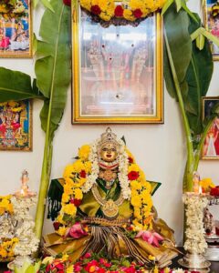 Vijayalakshmi Instagram - High on vibes 🫰
#varalakshmivratham #celebratinglife 
#goodmorning 🤍🤗