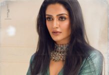 Vimala Raman Instagram - Look #3 with @vimraman 🔥 Shot by @prachuprashanth ✨ .. .. Styled by Thoorigaikabilan ✨ .. .. Makeup @makeupibrahim ✨ .. .. Hair @hairstylists_vijayaraghavan ✨ .. .. Jewellery from @new_ideas_fashions ✨ .. .. Shot at @vybn_studio ✨ .. .. #chennaifashion #chennaimodel #she #detail #gameoftones # #portraits #faceshots #prachuprashanth #prashunprashanth #prashunprashanthsridhar #chennaifashion #chennaimodel #she #experimentalfashion #pastels #tones #gameoftones #prashunprashanthsridhar #prashunprashanth #chennaifashionphotographer #chennaifashionphotography #chennaicommercialphotographer Chennai, India