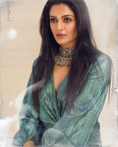 Vimala Raman Instagram - Look #3 with @vimraman 🔥 Shot by @prachuprashanth ✨ .. .. Styled by Thoorigaikabilan ✨ .. .. Makeup @makeupibrahim ✨ .. .. Hair @hairstylists_vijayaraghavan ✨ .. .. Jewellery from @new_ideas_fashions ✨ .. .. Shot at @vybn_studio ✨ .. .. #chennaifashion #chennaimodel #she #detail #gameoftones # #portraits #faceshots #prachuprashanth #prashunprashanth #prashunprashanthsridhar #chennaifashion #chennaimodel #she #experimentalfashion #pastels #tones #gameoftones #prashunprashanthsridhar #prashunprashanth #chennaifashionphotographer #chennaifashionphotography #chennaicommercialphotographer Chennai, India