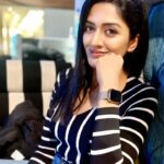 Vimala Raman Instagram – ‘A zebra takes its stripes wherever it goes’ 🦓🖤🤍 #maasai 

When Daddy decides to be my photographer… but the truth is he was my very first photographer 😍🫶🏽😘❤️👨‍👧
.
.
.
#dad #love #photographer #daddysgirl #sydney #australia #trendingreels #reels #instareels #reelitfeelit #trending #stripes #zebra #blackandwhite #whynot #girl #actor #actress #vimalaraman #lifeisgood