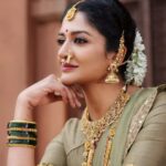 Vimala Raman Instagram - 💚🫅🏻🦜 Rudrangi ❤️‍🔥 #stylist @aayeshaa.mariam #makeupartist @narasimhamakeupartist #hairstylist @raghavacharyramoju #photographer Venkata Ramana . . . #rudrangi #movie #cinema #telugu #meerabhai #queen #regal #royal #indian #fashion #styling #style #outfit #saree #court #feels #love #instagood #photography #photooftheday #profile #exploremore #actor #actress #vimalaraman #lifeisgood