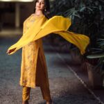 Vimala Raman Instagram - Soul full of happiness 🌻💛 #photographer @rohitnagsai 🫶🏽😘 . . . . #rudrangi #promotions #backtoback #rudrangiincinemas #movie #latest #love #happiness #release #telugu #hyderabad #yellow #colorful #colourful #actor #actress #actorslife #vimalaraman