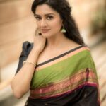 Vimala Raman Instagram – Eyes are never quiet 🤩💚🖤

Shot by my lovelies 😘❤️
#photographer @camerasenthil 
#makeupartist @makeupibrahim 
#hairstylist @hairstylists_vijayaraghavan @yasinhairstylist 
#styling @ivalinmabia 
#organisation @rrajeshananda 
.
.
.
#latest #new #capture #photography #fashionphotography #shoot #photoshoot #fashion #indianwear #indianfashion #style #saree #sareelove #makeup #actor #actress #vimalaraman