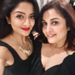 Vimala Raman Instagram – #happybirthday celebrations for my fav gorgeous @meramyakrishnan 😍😘🎂🥳❤️ love you and stay crazy blessed my darling 😘😘
.
.
.
#aboutlastnight #hbd #celebration #party #tradition #friendslikefamily #love #fun #blessed #ramyakrishnan #vinayrai #actor #actors #actress #vimalaraman