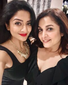 Vimala Raman Instagram - #happybirthday celebrations for my fav gorgeous @meramyakrishnan 😍😘🎂🥳❤️ love you and stay crazy blessed my darling 😘😘
.
.
.
#aboutlastnight #hbd #celebration #party #tradition #friendslikefamily #love #fun #blessed #ramyakrishnan #vinayrai #actor #actors #actress #vimalaraman