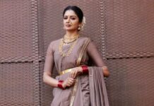 Vimala Raman Instagram - ‘People will stare, make it worth their while’ - #tomford 😉😎🪷🩶🤎 #stylist #styledbyayesha @aayeshaa.mariam 😘❤️ #makeupartist @narasimhamakeupartist #hairstylist @raghavacharyramoju . . . #rudrangi #regal #royal #period #film #movie #cinema #telugu #new #look #indianoutfit #traditional #classic #love #lovemyjob #instagood #actor #actress #vimalaraman
