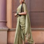 Vimala Raman Instagram - 💚🫅🏻🦜 Rudrangi ❤️‍🔥 #stylist @aayeshaa.mariam #makeupartist @narasimhamakeupartist #hairstylist @raghavacharyramoju #photographer Venkata Ramana . . . #rudrangi #movie #cinema #telugu #meerabhai #queen #regal #royal #indian #fashion #styling #style #outfit #saree #court #feels #love #instagood #photography #photooftheday #profile #exploremore #actor #actress #vimalaraman #lifeisgood