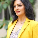 Vimala Raman Instagram – 🌻 Live life in warm yellows 🌻💛✨
.
.
.
#backtoback #release #work #lovemyjob #movies #cinema #asvins #asvinspressmeet #tamil #telugu #hyderabad #yellow #myfavorite #style #fashion #picoftheday #actor #actorslife #actress #vimalaraman