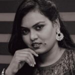 Vishnu Priya Instagram - ✨ @ivishnupriyagandhi 🦋 . . #silksmitha #vishnupriyagandhi #ivishnupriyagandhi #clonetamizh #photography #vintagestyle #vintage #photographylovers #blackandwhite #loveblack #lovequotes #books #puthagakoodu #tamilcinema #silksmithafans #love #instagram