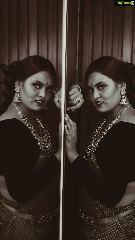 Vishnu Priya Instagram - Lights, camera, action! ๐ฅ ๐ข . . . Bts with Results . . #photooftheday . . . Step behind the scenes with us as we bring our vision to life in this captivating photo shoot reel. ๐ซ๐ธ . . . @ivishnupriyagandhi @ajay_artistry . ................ ________________................ #BehindTheScenes #PhotoShootReel #FashionAndBeauty #CreativityUnleashed #VisualStorytelling #FashionInspiration #InstaShoot #FashionGoals #InstaFashion #FashionPhotography #FashionAddict #FashionForward #Fashionista #FashionLovers #FashionDaily #FashionPost #FashionDiaries #FashionBlogger #FashionStyle #FashionWeek #FashionTrends #BeautyShoot Chennai, India