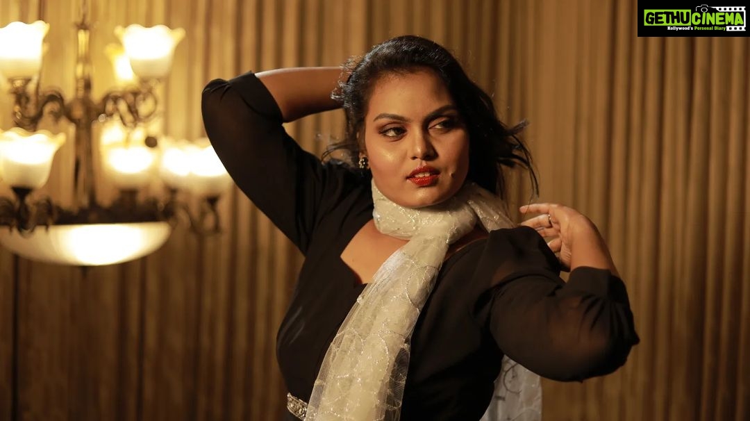 Vishnu Priya Instagram - Silk Smitha Recreation look🔥@ivishnupriyagandhi @behindwoodsofficial @bavibabu_mua @achu_hairstylist . . . . . . #silk #silksmitha #reborn #chennaimakeupartist #makeup #sirkazhimakeupartist #bavibabu_mua #behindwoods #behindwoodofficial #silk #80s #vishnupriya #oldisgold #bavibabumakeoverartistry #bridalmakeupartist #instagood #photography #photoshoot #photooftheday Behindwoods