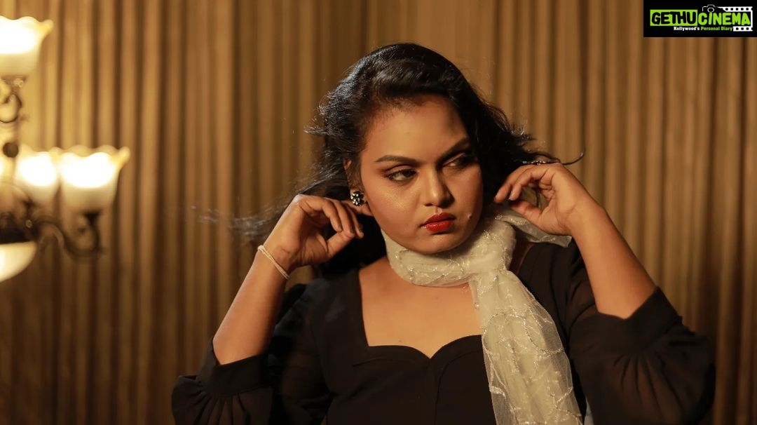 Vishnu Priya Instagram - Silk Smitha Recreation look🔥@ivishnupriyagandhi @behindwoodsofficial @bavibabu_mua @achu_hairstylist . . . . . . #silk #silksmitha #reborn #chennaimakeupartist #makeup #sirkazhimakeupartist #bavibabu_mua #behindwoods #behindwoodofficial #silk #80s #vishnupriya #oldisgold #bavibabumakeoverartistry #bridalmakeupartist #instagood #photography #photoshoot #photooftheday Behindwoods