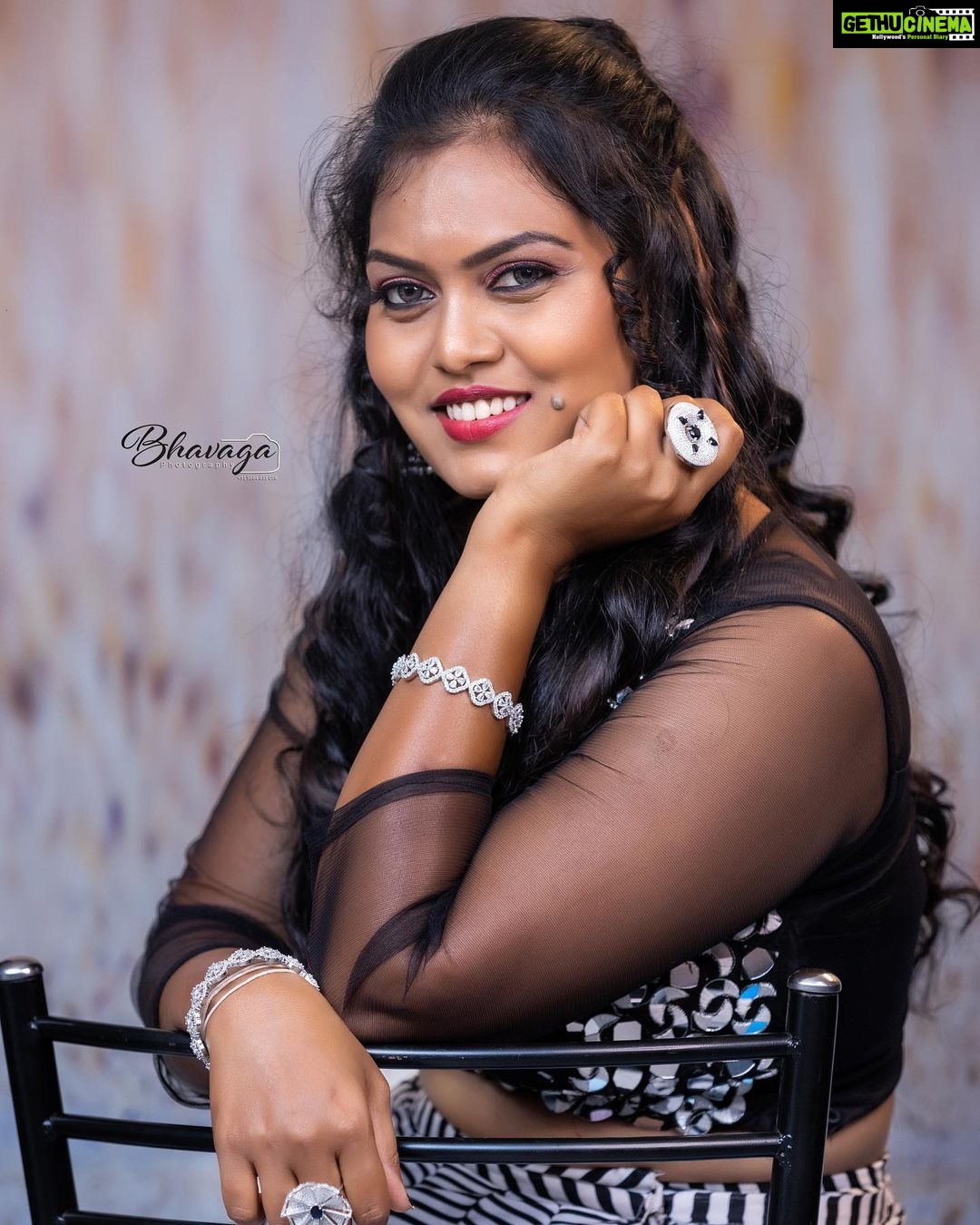 Vishnu Priya Instagram - Making best 👀 @ivishnupriyagandhi Chennai, India