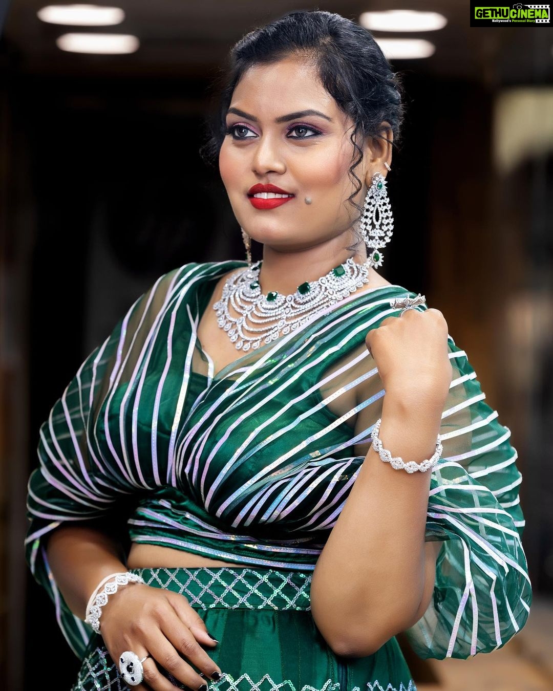 Vishnu Priya Instagram - Recreation looks of silksmitha mam😇 Chennai, India