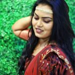 Vishnu Priya Instagram - A Timeless Resemblance! 👯‍♂️ #silksmithaLookalike Actors : @ivishnupriyagandhi PC 📸 : @venuchaithu28 IndiaGlitz Tamil