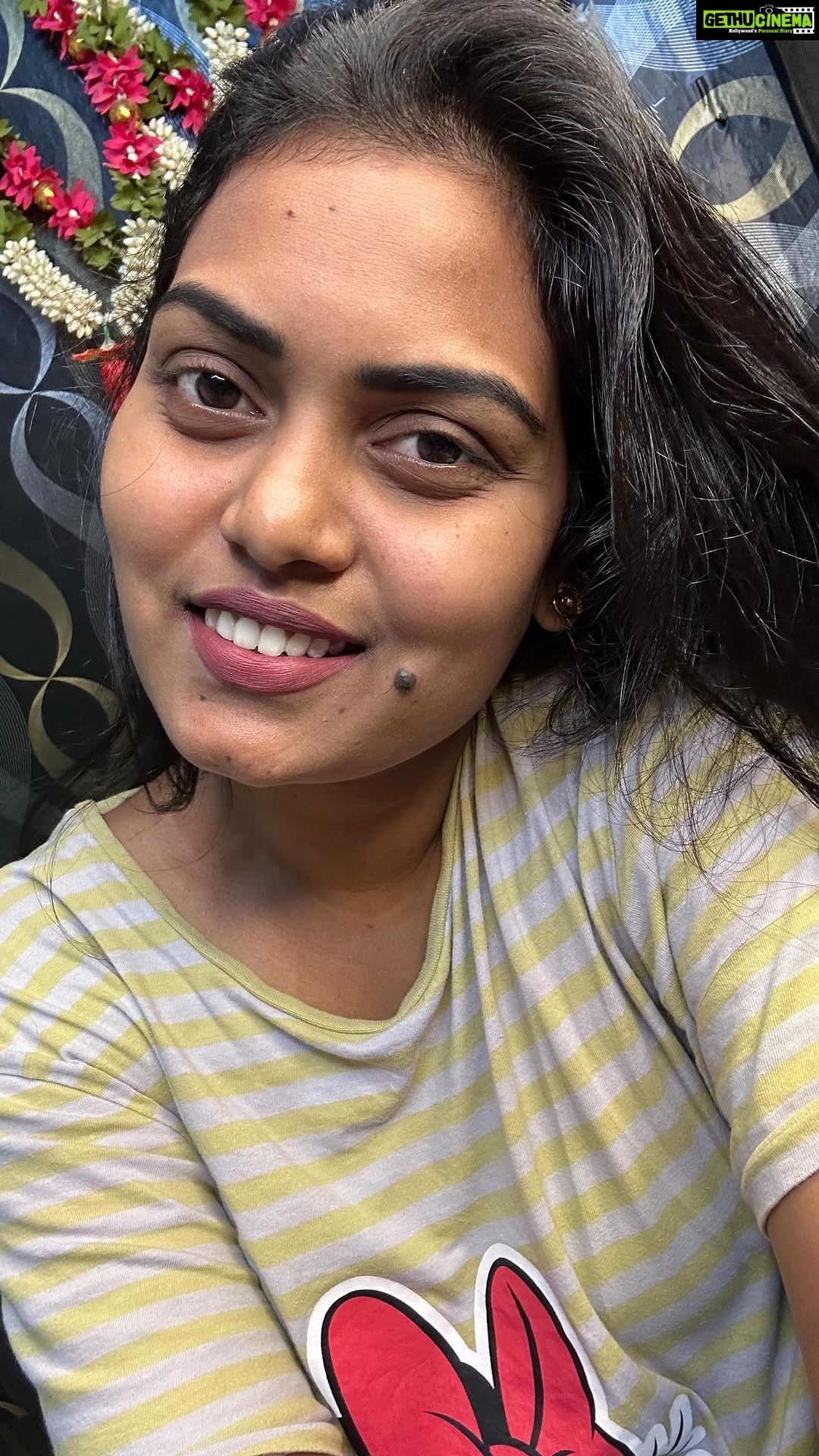 Vishnu Priya Instagram - Feel that bgm😍🥰❣️.. #silksmitha #tamilbgm #tamilreels