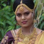 Vishnu Priya Instagram – Makeup & Hairdo @humira_makeover 💚

Saree @sareedrapistnabetha 💚

In Frame @ivishnupriyagandhi 💚

PC📸 @theboybehind.lens 💚

For booking contact 9042759319💚

#chennaimakeupartist #makeupartist #makeuplover #asmithamakeoverartistry #vahmayalashes #vahmaya #southindianbridefashion #southindianbridemakeup#silksmitha #ivishnupriyagandhi #chennai #humira_makeover Chennai, India