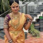 Vishnu Priya Instagram – Makeup & Hairdo @humira_makeover 💚

Saree @sareedrapistnabetha 💚

In Frame @ivishnupriyagandhi 💚

For booking contact 9042759319💚

#chennaimakeupartist #makeupartist #makeuplover #asmithamakeoverartistry #vahmayalashes #vahmaya #southindianbridefashion #southindianbridemakeup#silksmitha #ivishnupriyagandhi #chennai #humira_makeover Chennai, India