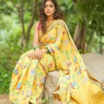 Vithika Sheru Instagram – 💛
Pc – @pixelaffinityphotography 
Saree – @madhoosclassic8
Earrings – @pretty.jewelbox