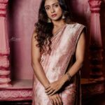 Vithika Sheru Instagram – So In Love This Saree 💕 
@teamartviewworks 
@house_of_aakriti 
@passionate_studios