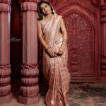 Vithika Sheru Instagram – I Carry My Grace Just Like This Saree ❤️ 

@house_of_aakriti  has an amazing collection. Do check out their page for more beautiful sarees. 

PC – @teamartviewworks 
Location – @passionate_studios