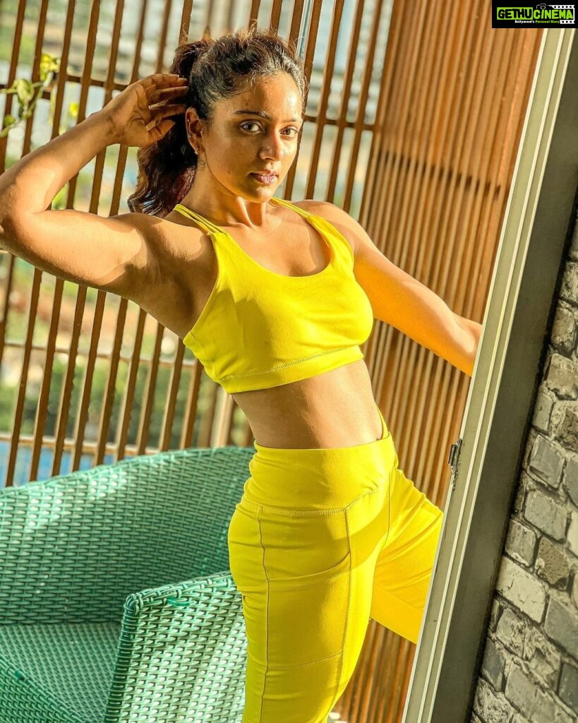 Vithika Sheru Instagram - People Have A Lot To Say About Lives They’ve Never Lived 💛 Let Them Be Wrong About You. There’s Nothing To Prove 😎 PC - @antony.arnoldfitnessgym