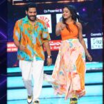Vithika Sheru Instagram - Happy friendship day to all the besties out there ❤️ blessed to have a friend like you thanks for always being there @mr.noelsean ❤️ Thankyou @starmaa for making us the part of the special episode of adivaram starmaa parivar M&H : @nicenailsbabyhyderabad ❤️ Don’t miss to watch us today at 12pm 🕛🥳